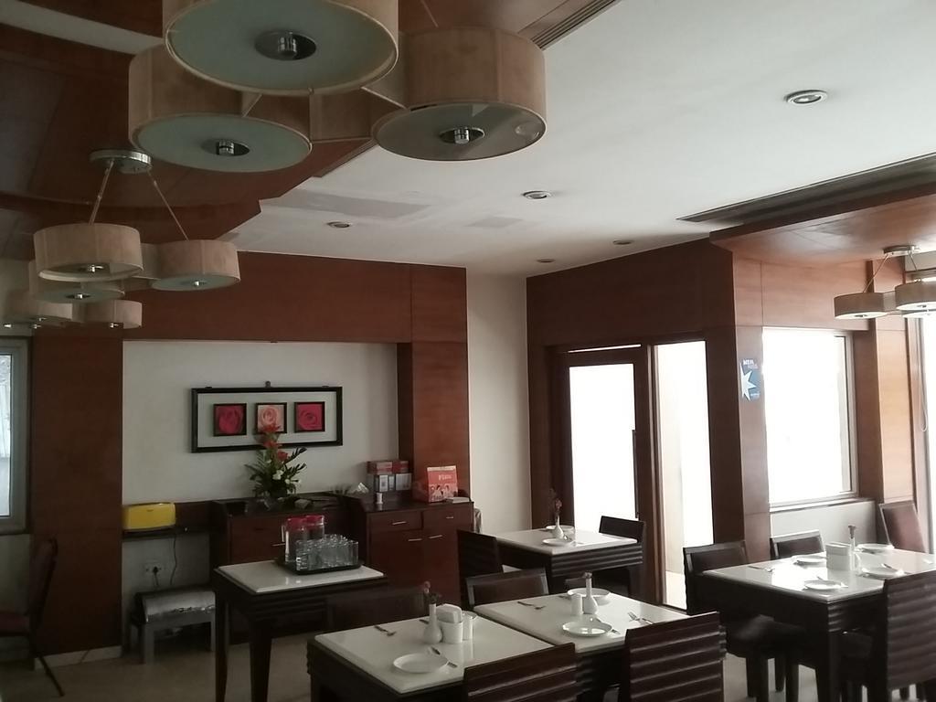 Hotel Dr Rajkumar International Bangalore Dış mekan fotoğraf